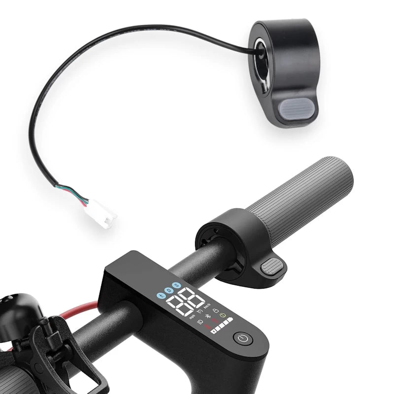 Throttle installed on Xiaomi Mi 4 PRO handlebar next to dashboard display