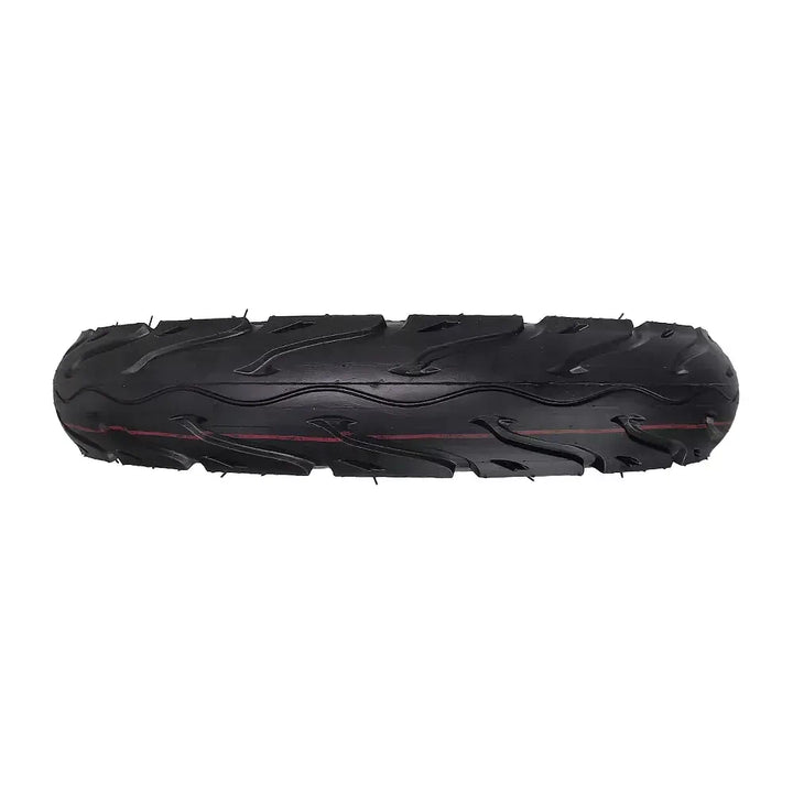 Close-up of the tread pattern on the 14" tubeless tyre for EMOVE Roadrunner V2 & V3, highlighting its superior grip and traction.