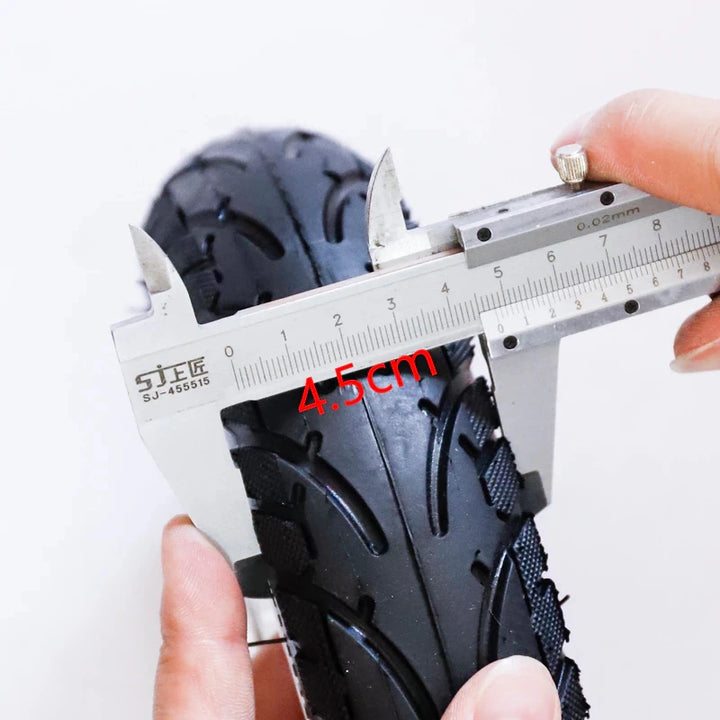 Tyre width measurement at 4.5 cm for enhanced ride stability.