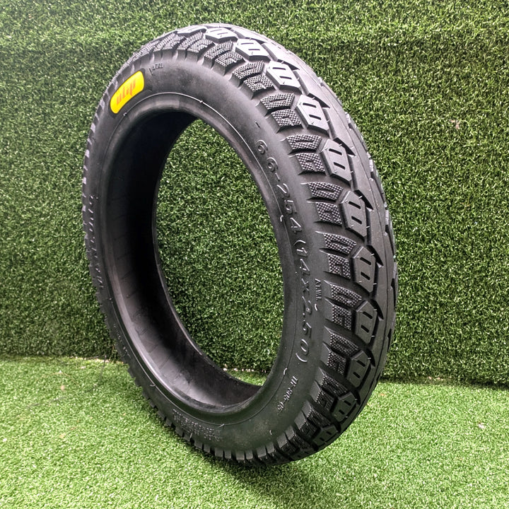 Angled view of ULIP MANLUNG 14x2.50 Hybrid road tyre
