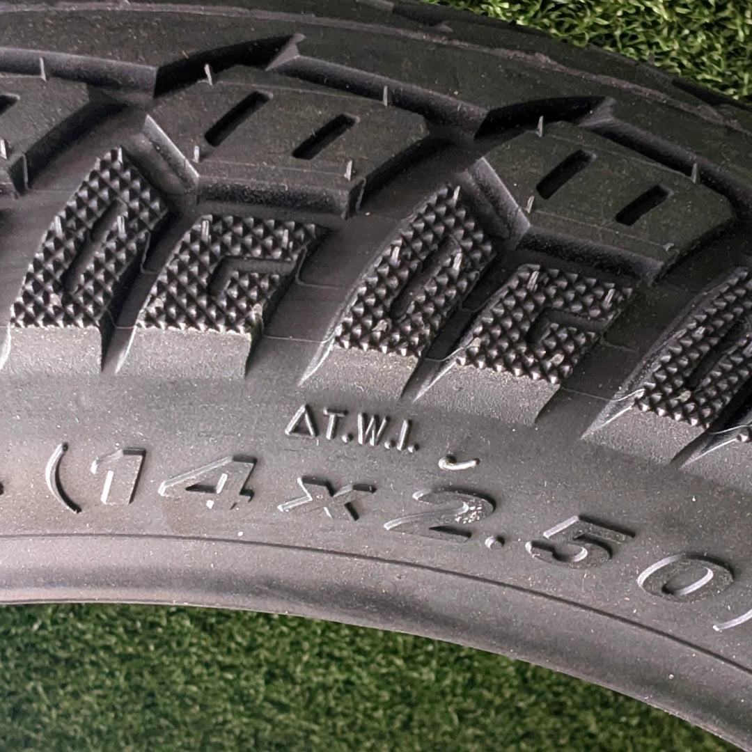 14x2.50 size markings and stippled shoulder tread on ULIP MANLUNG electric scooter tyre