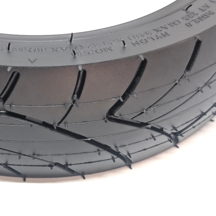 Segway Ninebot OEM 70/60-7.5 self-healing tyre tread close-up