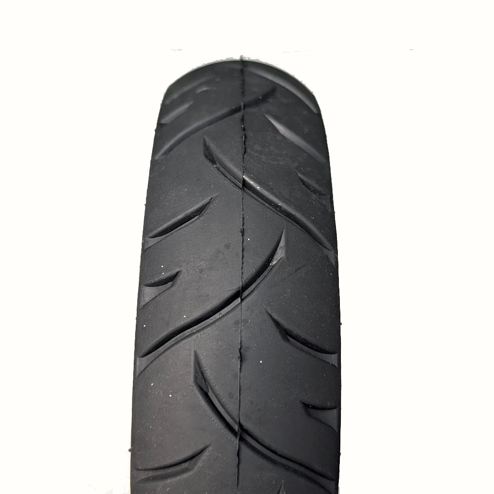 PMT E-Fire AIRLESS 8.5x2 tyre tread close-up with Stradale pattern