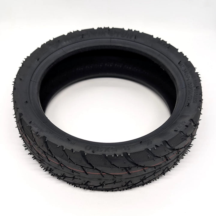 Angle view of Naiputun 8.5x3 tubeless scooter tyre