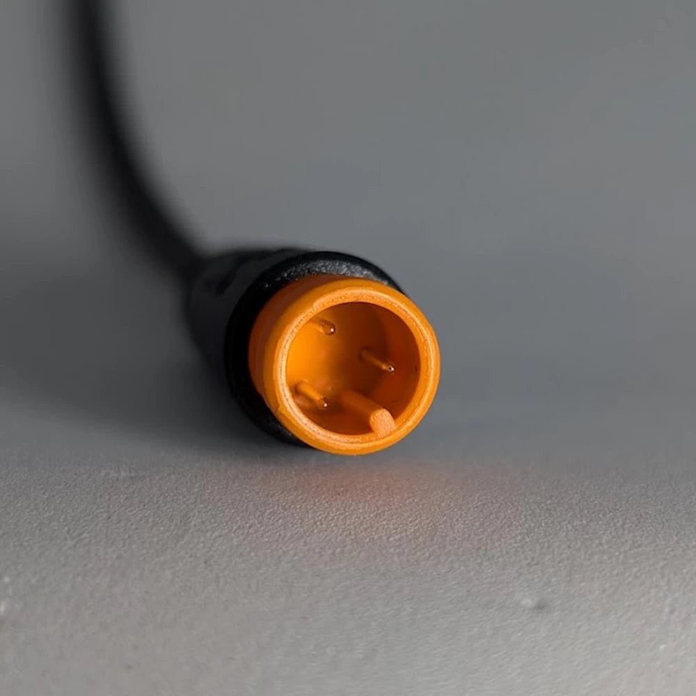 Julet 3-pin male throttle connector orientation view