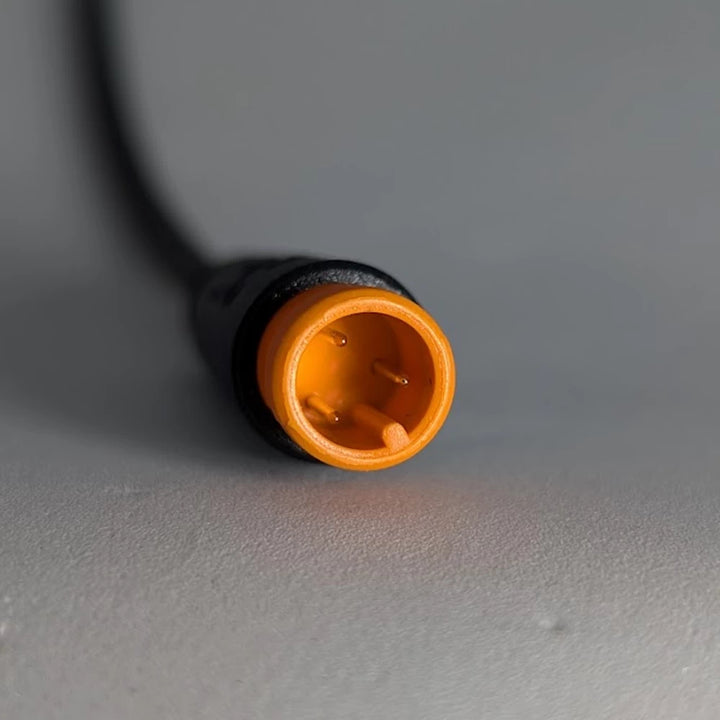 Julet 3-pin male throttle connector orientation view