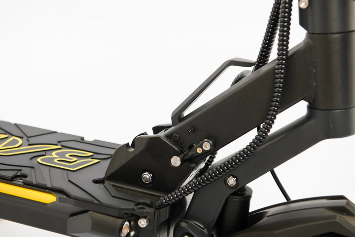 Close-up of the Bexly Bandit Plus folding mechanism, showcasing durable hinge and locking system for easy portability.