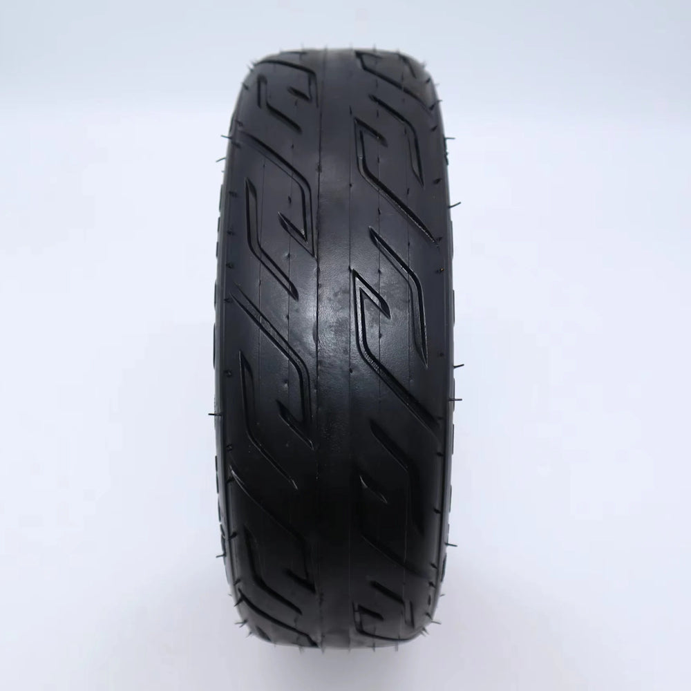 Close-up view of road tread pattern of CHAOYANG 10x2.70-6.5 Tubeless pneumatic tyre for EMOVE Cruiser.