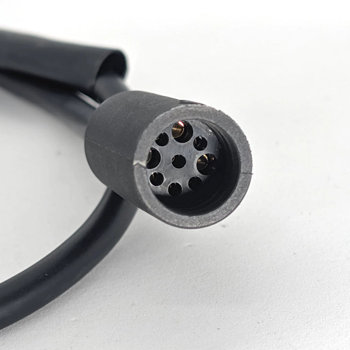 Close-up of 9-pin female main connector plug on the motor connection cable for EMOVE Cruiser 1000W