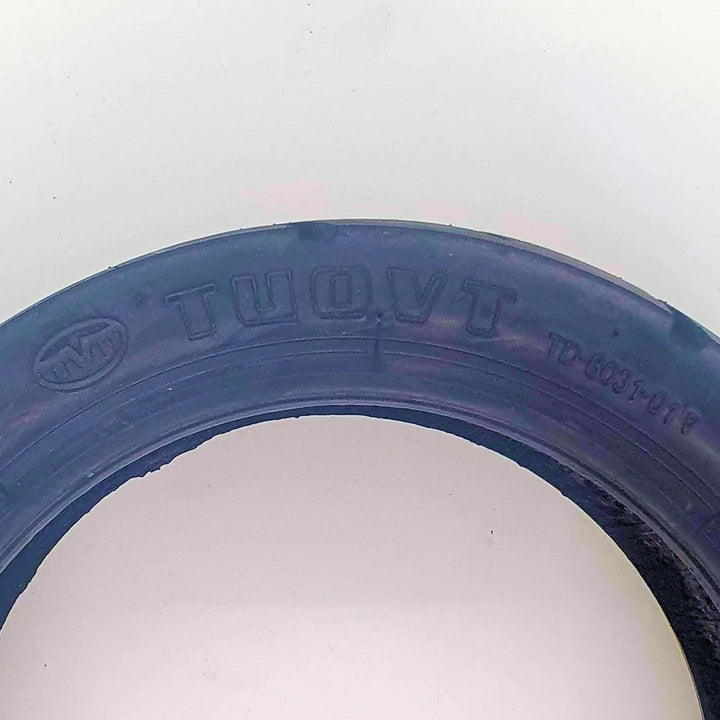 TUOVT branding on the 8x3.0-5.5 electric scooter tyre – high-quality outer tyre for Bexly Raven.